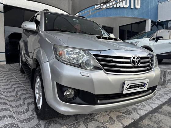 TOYOTA HILUX 3.0 SRV 4X4 CD 16V TURBO INTERCOOLER DIESEL 4P AUTOMÁTICO TOYOTA HILUX 3.0 SRV 4X4 CD 16V TURBO INTERCOOLER DIESEL 4P AUTOMÁTICO
